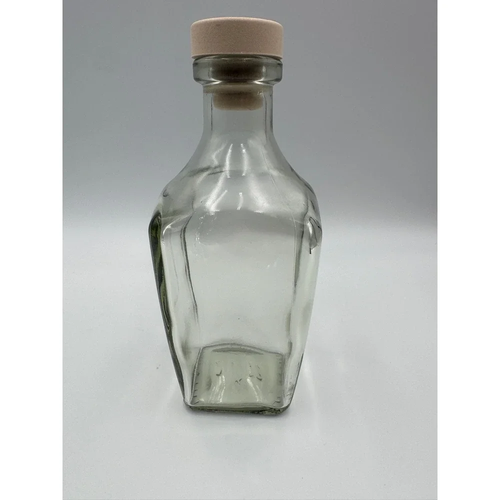 Clear Wavy Glass Decanter Bottle with Synthetic Cork Stopper Modern‎ Barware